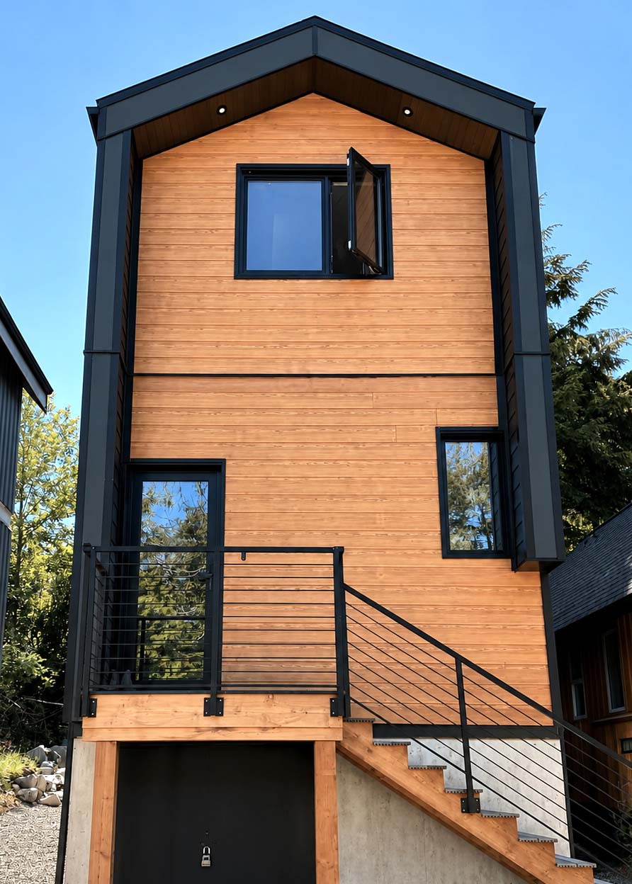 Modern two storey modular home Tofino — exterior view 2